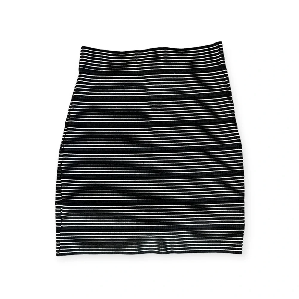 Freestyle skirt black white mini striped small